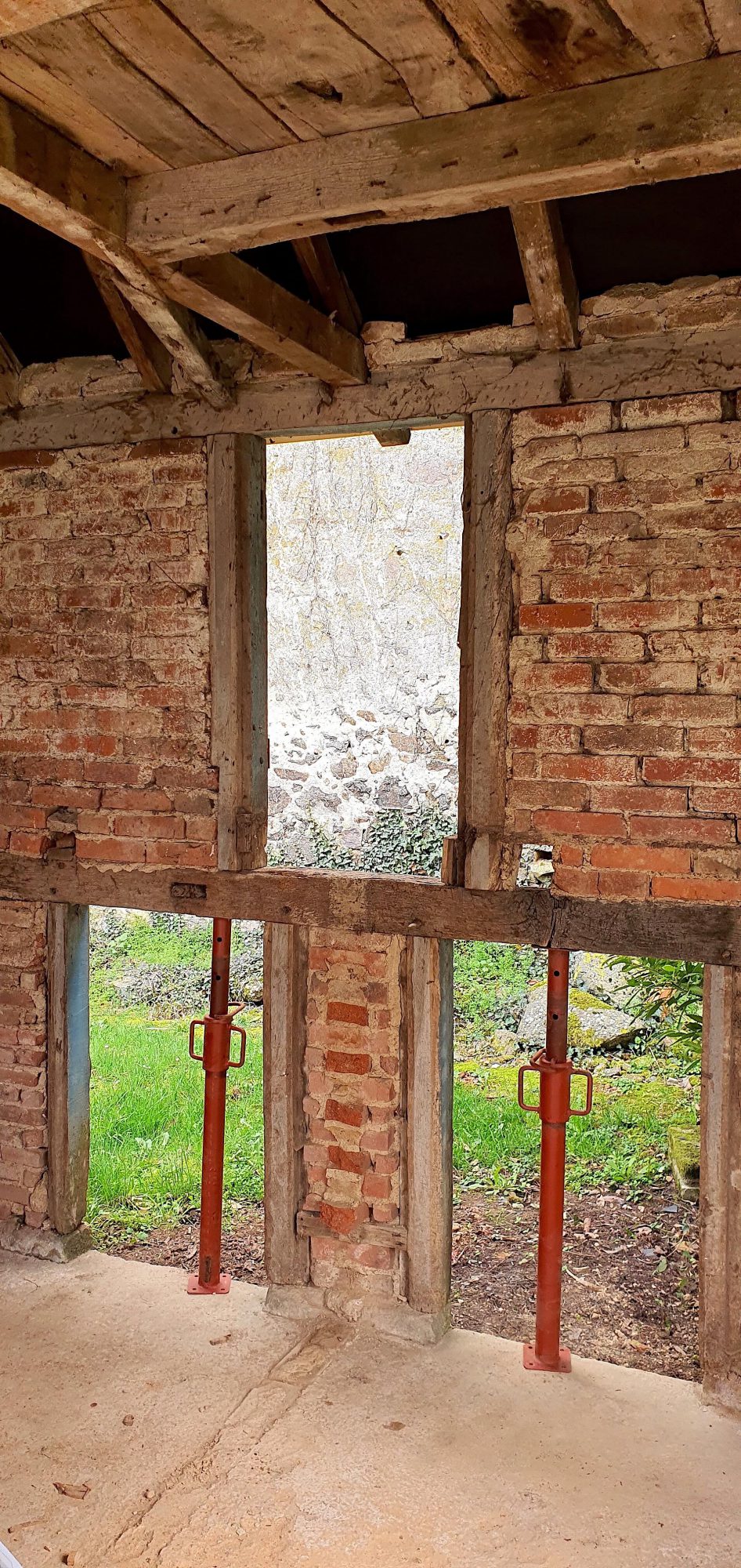 installation d'un local technique dans un ancien pigeonnier