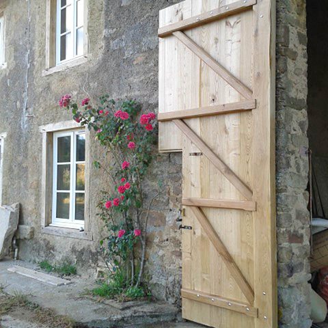 Porte de grange en châtaignier